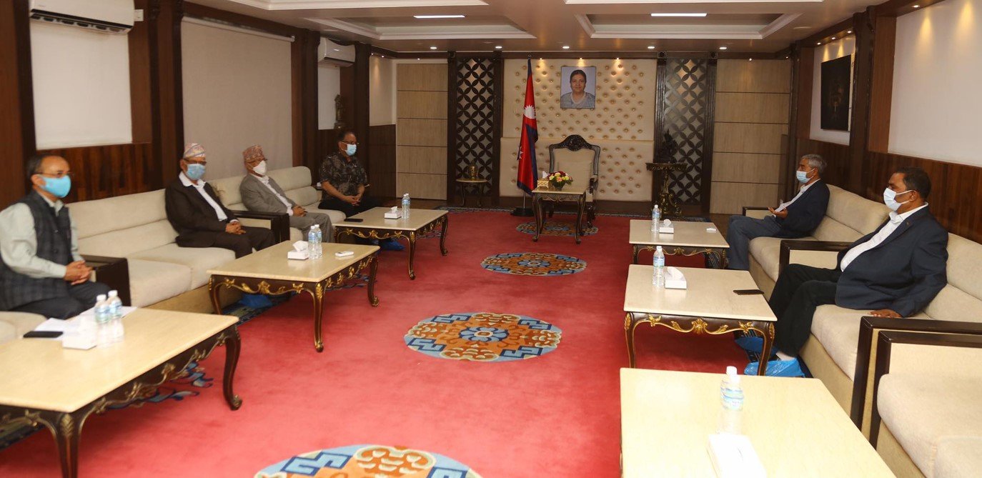 सत्तारूढ गठबन्धनको बैठक बस्दै
