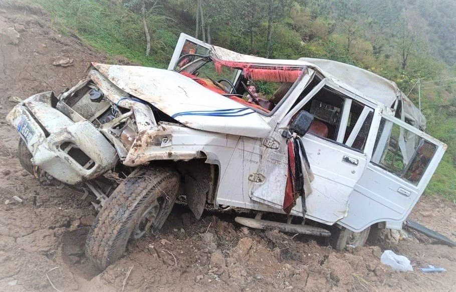 बैतडीमा जीप दुर्घटना हुदा प्रहरी सहित ३ जना गम्भिर घाइते